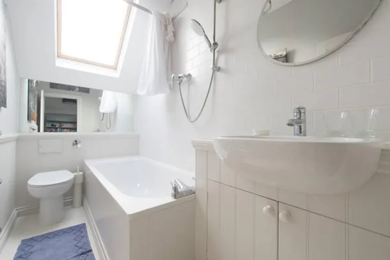 Bathroom at Delightful Dalston house, B1816 (photo 26)