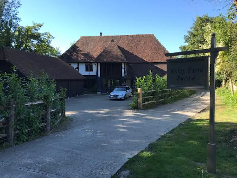 Driveway at Film location L682 in Kent (photo 1)