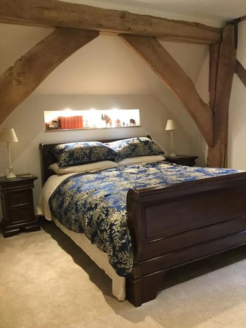 Beams at Film location L682 in Kent (photo 12)