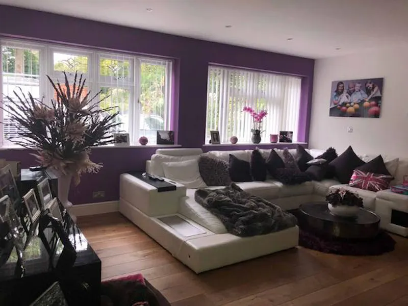 Living Room at Film location D2360 in Hertfordshire (photo 4)