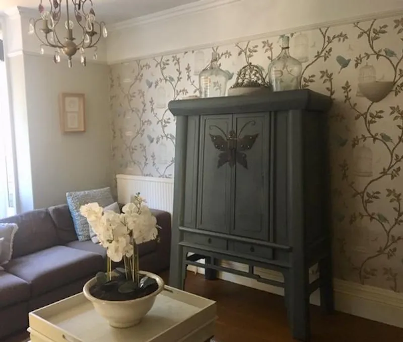 Living Room at Staplehurst Villa, B1819 (photo 8)