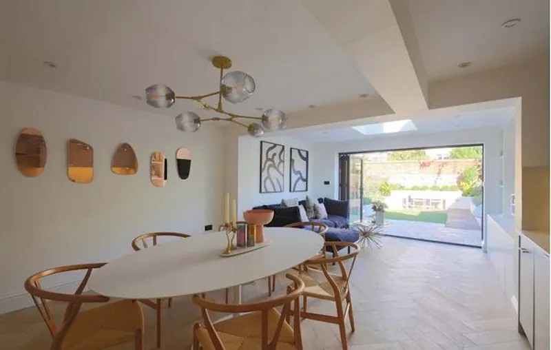 Dining room at Lovely East Dulwich flat, B1821 (photo 3)