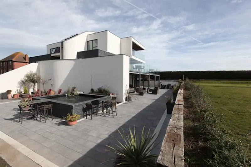 Ultra modern Kent beach house, K439 (photo 23)