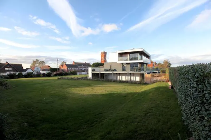 Ultra modern Kent beach house, K439 (photo 29)