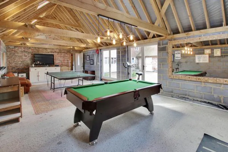 Games room at Film location L683 in Kent (photo 10)