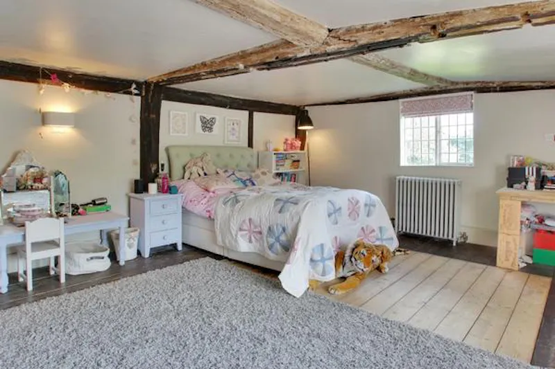 Bedroom at Film location L683 in Kent (photo 18)