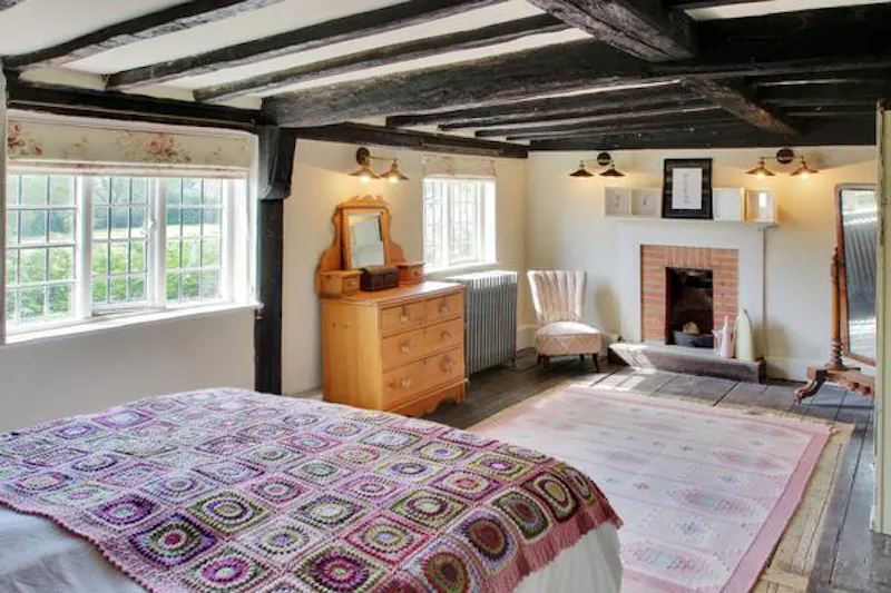 Bedroom at Film location L683 in Kent (photo 24)