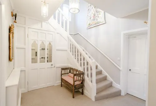 Contemporary Wantage Vicarage, B1824