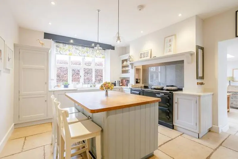 Aga at Contemporary Wantage Vicarage, B1824 (photo 4)
