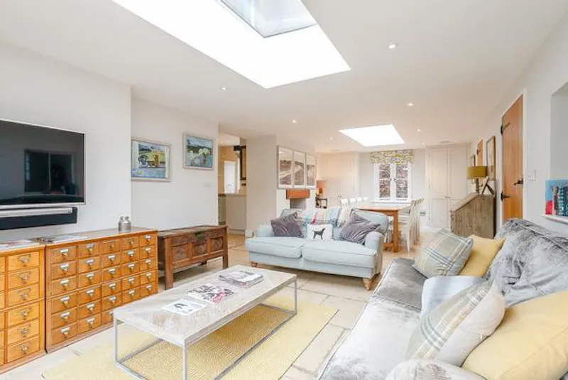 Living Room at Contemporary Wantage Vicarage, B1824 (photo 10)