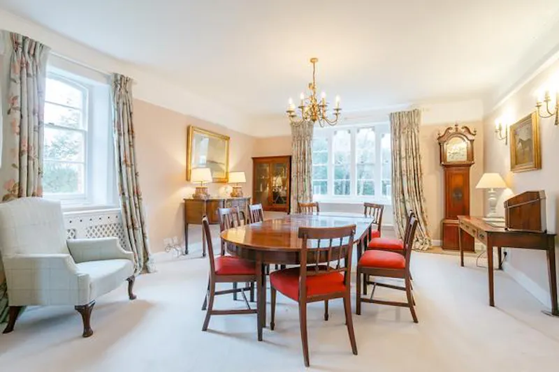 Dining room at Contemporary Wantage Vicarage, B1824 (photo 17)