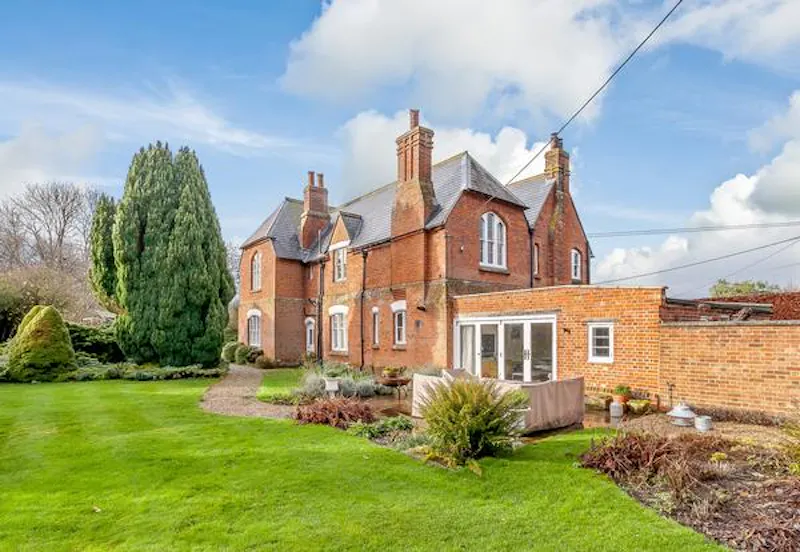 Garden at Contemporary Wantage Vicarage, B1824 (photo 33)