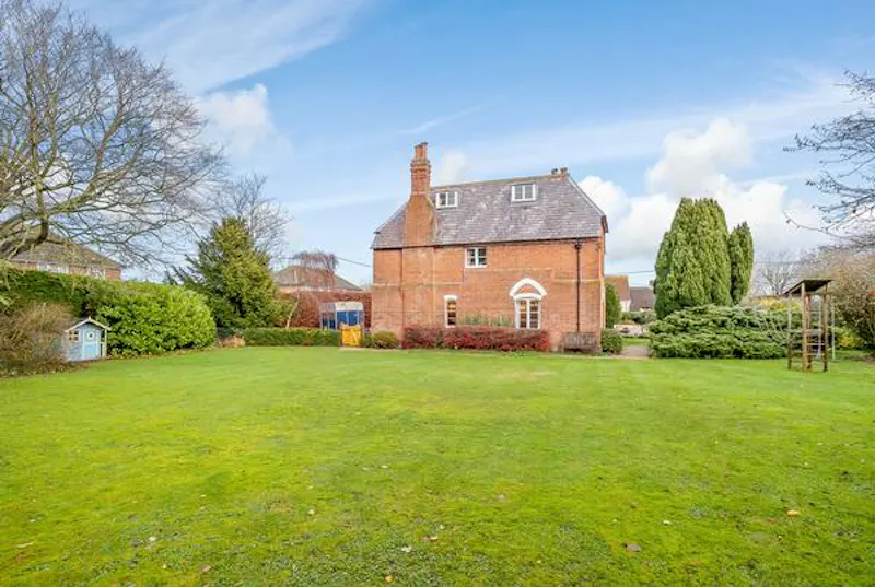 Garden at Contemporary Wantage Vicarage, B1824 (photo 35)