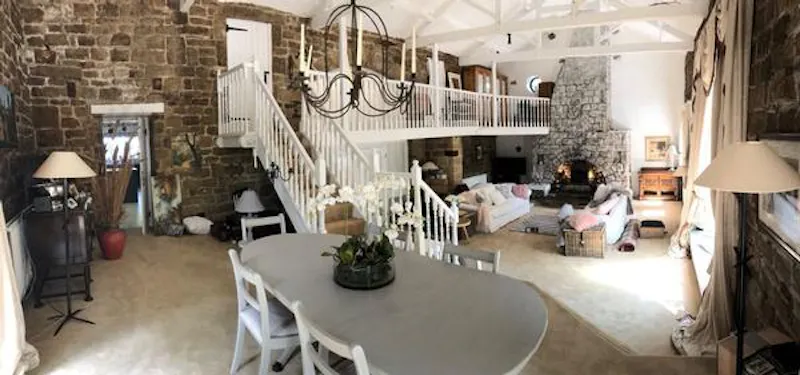 Quirky Leeds barn conversion, L684 (photo 3)