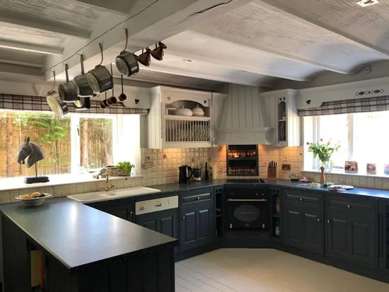 Kitchen at Quirky Leeds barn conversion, L684 (photo 9)