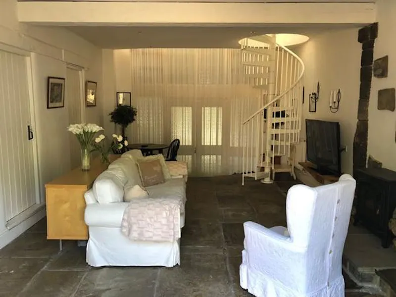 Quirky Leeds barn conversion, L684 (photo 16)