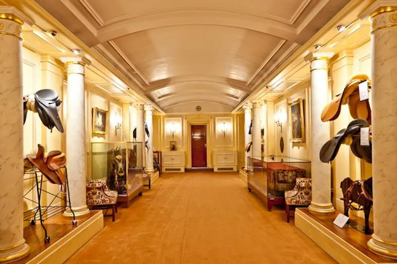 Corridor at City of London livery hall , A1461 (photo 14)