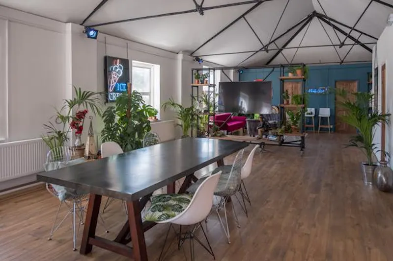 Trendy Cricklewood studio, N448 (photo 9)