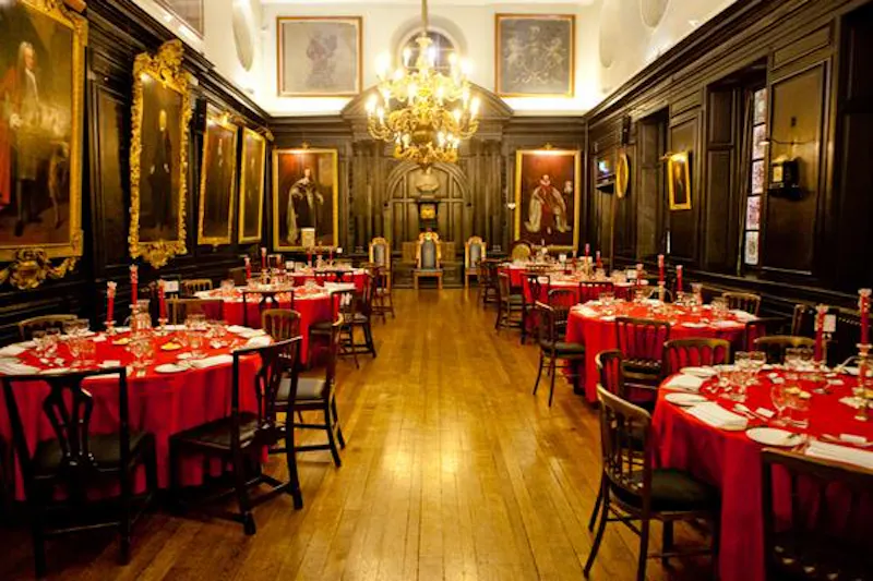 Opulent Blackfriars livery hall, A1463 (photo 5)