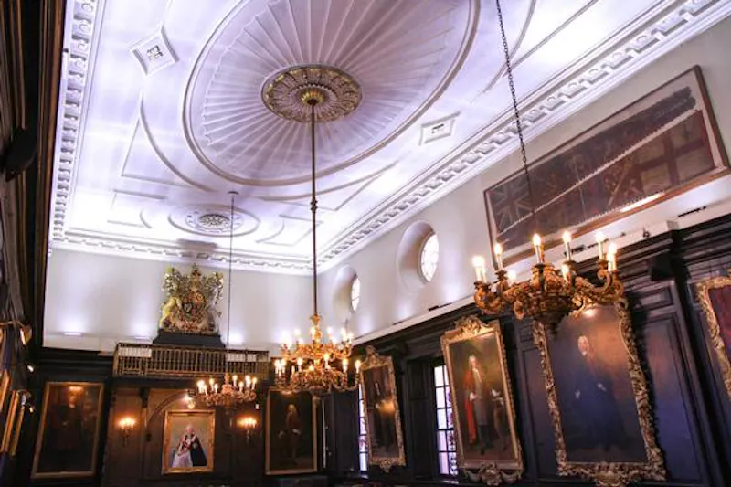 Opulent Blackfriars livery hall, A1463 (photo 7)
