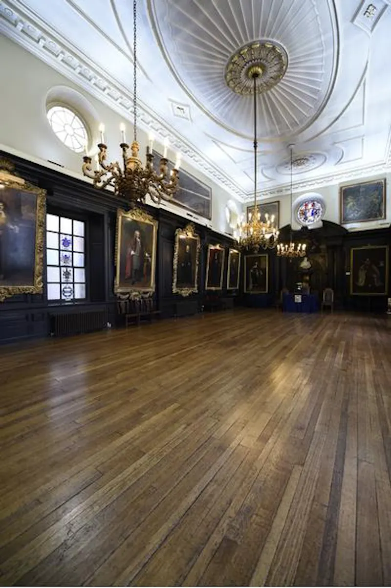 Opulent Blackfriars livery hall, A1463 (photo 8)