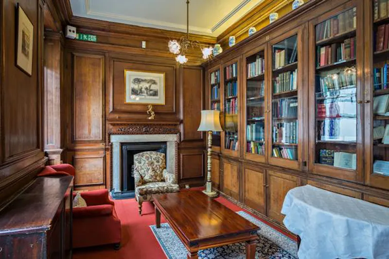 Library at Opulent Blackfriars livery hall, A1463 (photo 10)