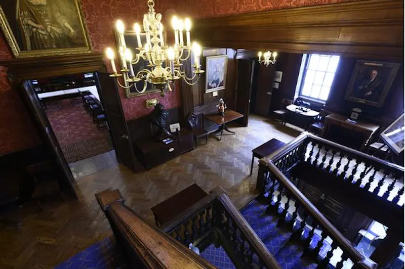 Opulent Blackfriars livery hall, A1463 (photo 19)