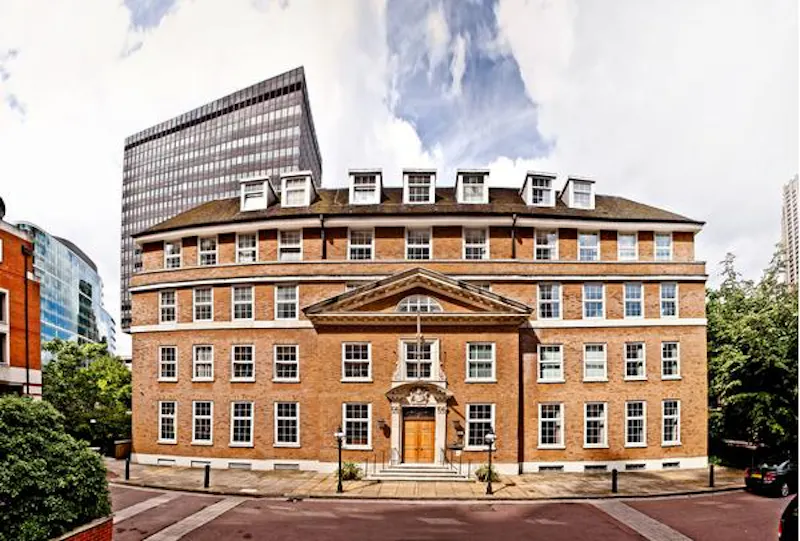 Impressive London Wall livery hall, A1464 (photo 1)