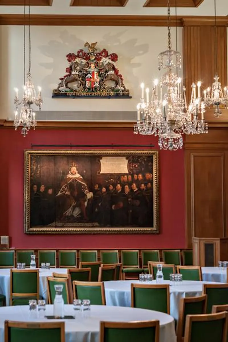 Impressive London Wall livery hall, A1464 (photo 8)