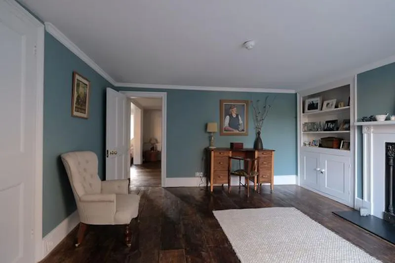Entrance hall at Film location C903 in Kent (photo 8)