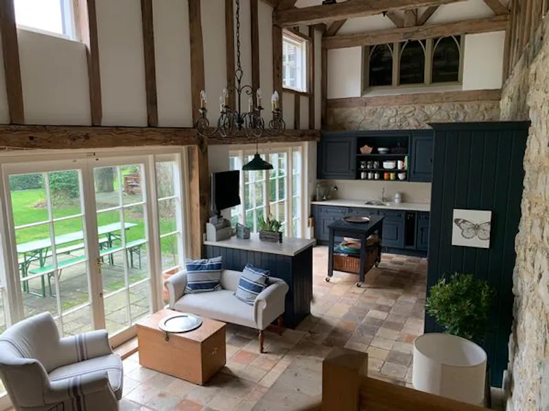 Kitchen at Film location C903 in Kent (photo 13)