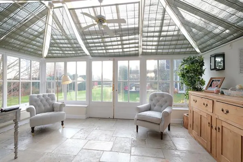 Conservatory at Film location C903 in Kent (photo 24)
