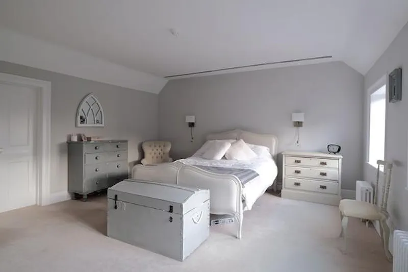 Bedroom at Film location C903 in Kent (photo 28)