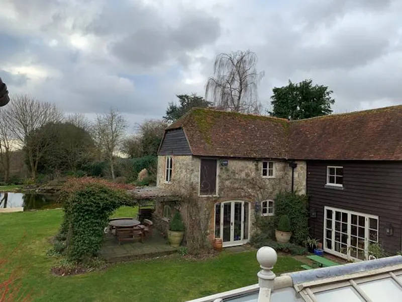 Garden at Film location C903 in Kent (photo 51)