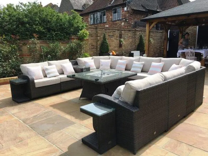 Terrace/Patio at Double-fronted Sidcup home, B1827 (photo 39)