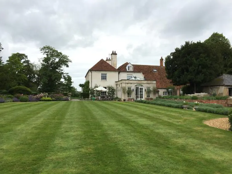 Garden at Micheldever manor farm house, A1465 (photo 27)
