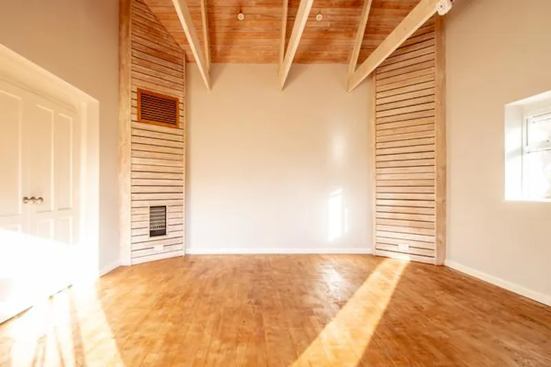 Floor - wooden at Film location B1829 in Surrey (photo 8)