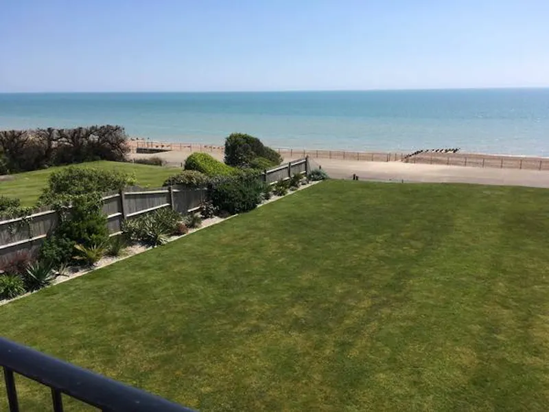 Views - sea at Film location D2372 in East Sussex (photo 20)