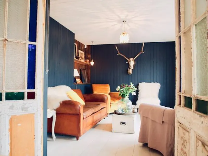 Living Room at Film location C904 in East Sussex (photo 2)