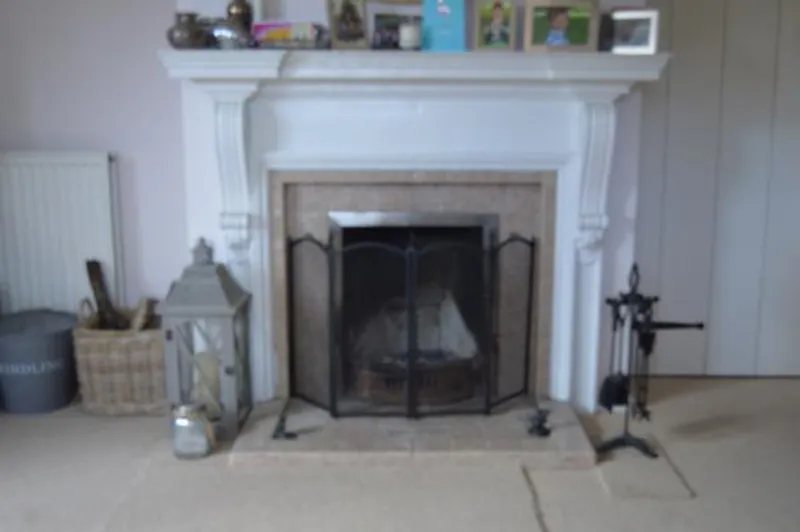 Fireplace at Film location C905 in Surrey (photo 6)