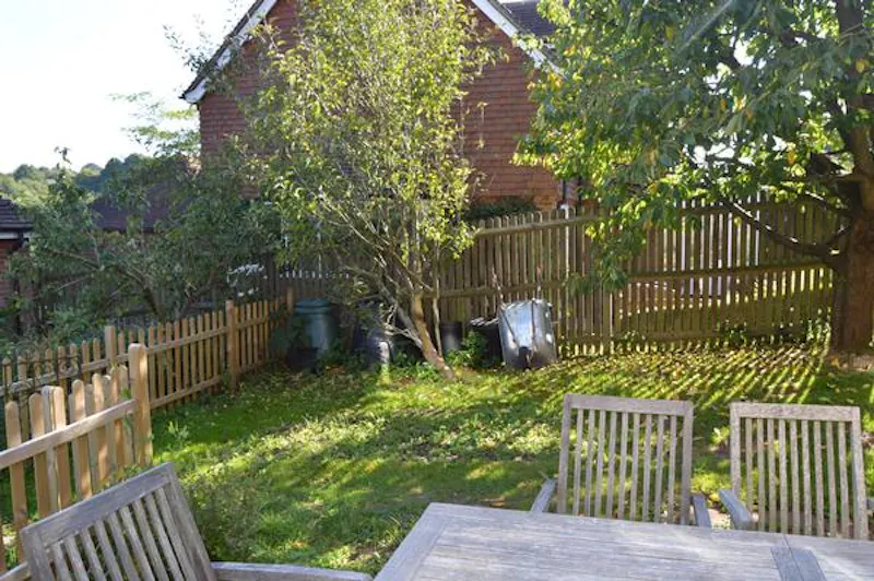 Film location C905 in Surrey (photo 21)