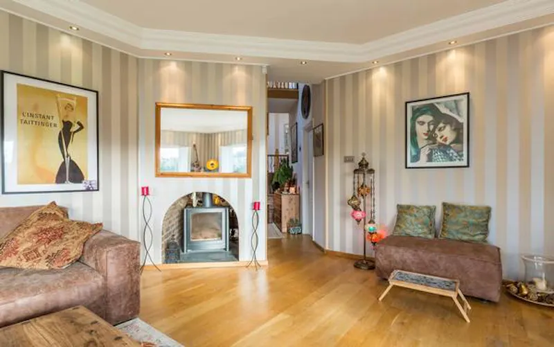 Bright light Kentish Hoo House, D2374 (photo 41)