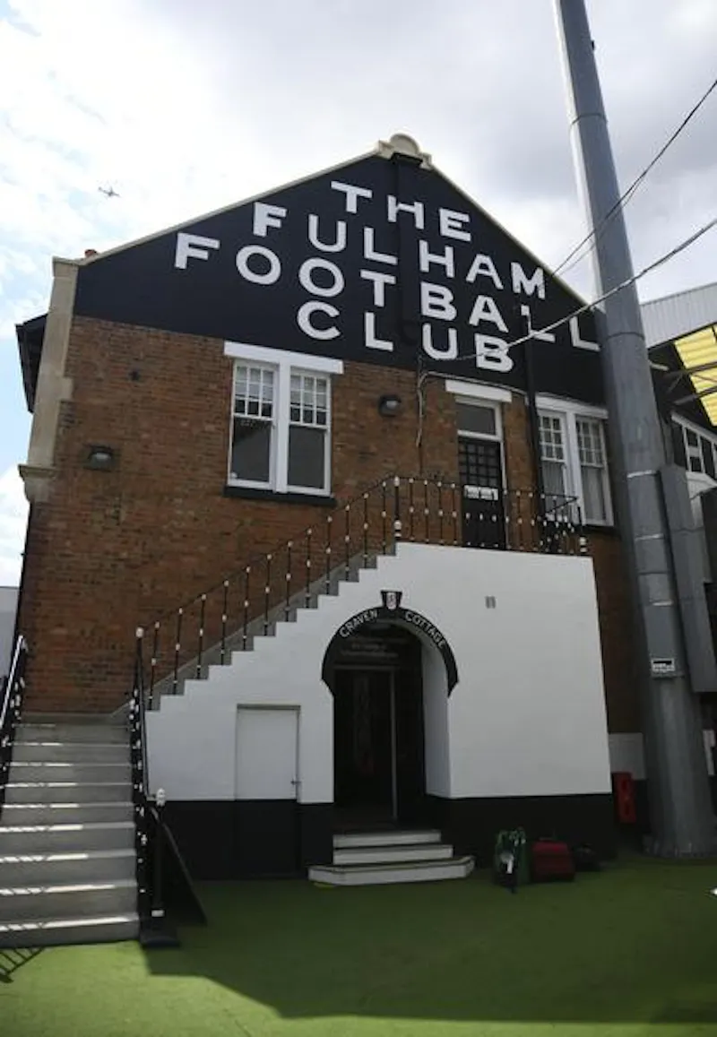 Football ground in Fulham, V160 (photo 12)