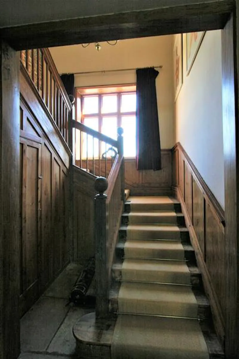 Staircase at Film location H181 in West Sussex (photo 6)