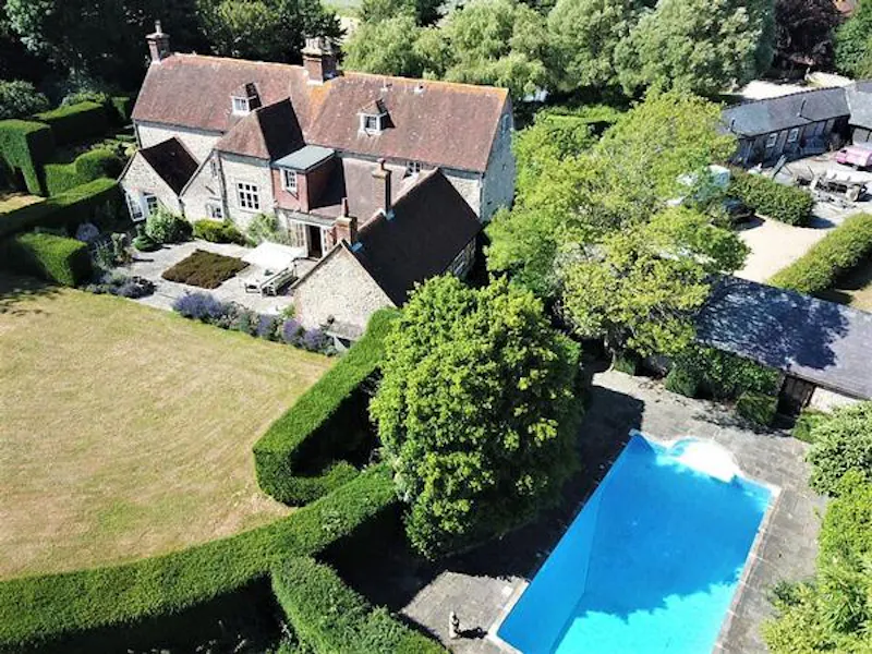Swimming pool - outdoor at Film location H181 in West Sussex (photo 12)