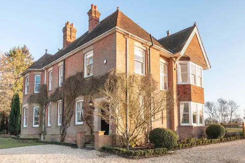 Large Dunsfold family home, B1836