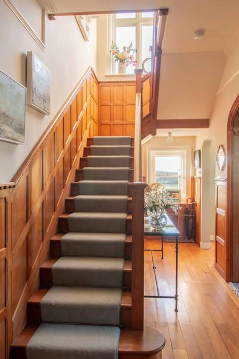Staircase at Large Dunsfold family home, B1836 (photo 4)