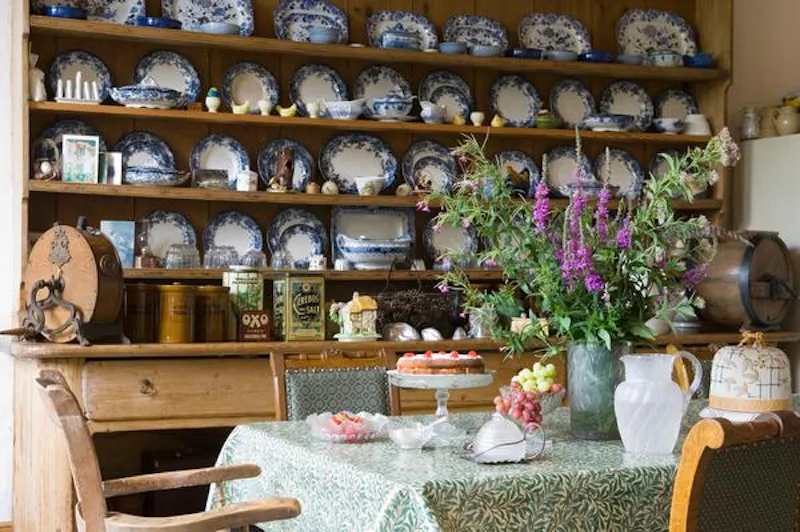 Kitchen at Elegant Huntingdon mansion, A1468 (photo 6)