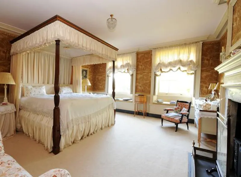 Bedroom at Elegant Huntingdon mansion, A1468 (photo 15)