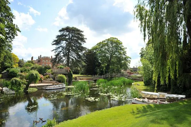 Elegant Huntingdon mansion, A1468 (photo 21)